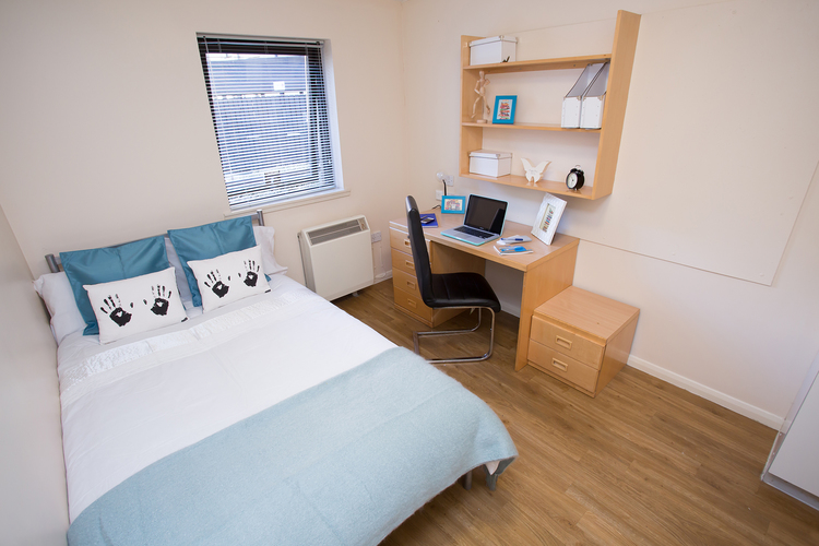 Comfortable central and affordable Edinburgh Festival accommodation